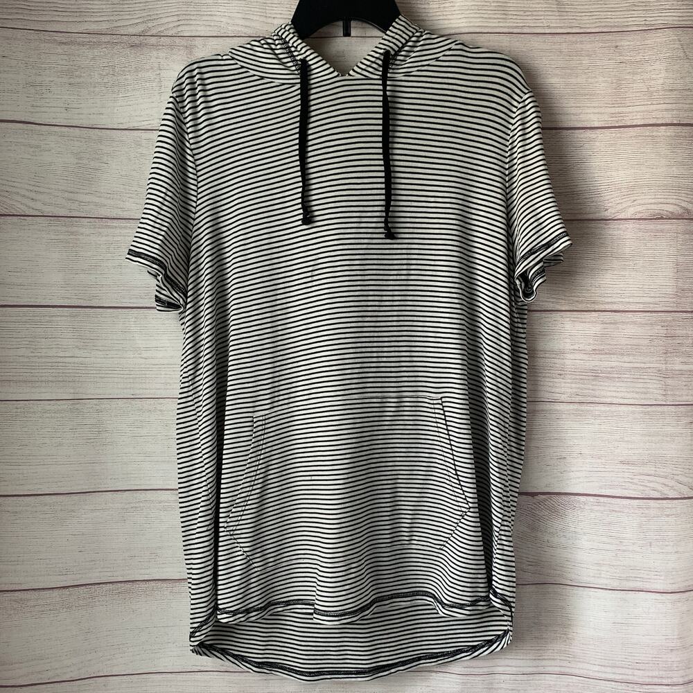 Sunday Black and White Striped Hoodie Short Sleeve Shirt Kangaroo Pocket Size L